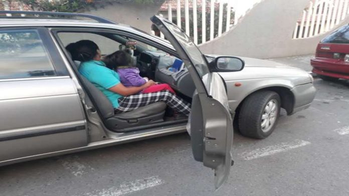 Multaran con mil 26 pesos a automovilistas que trasladen a menores de 5 años en asientos delanteros