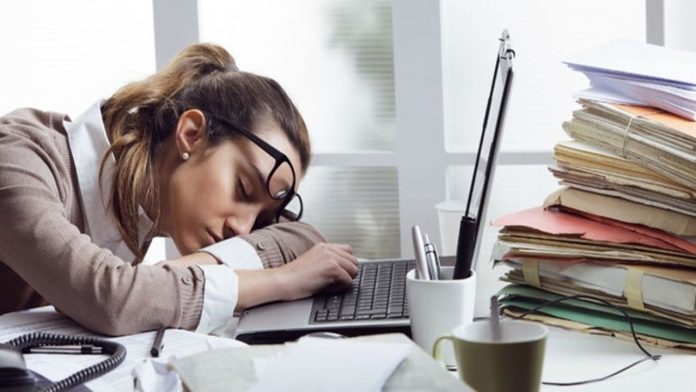 Si tienes entre 22 y 38 años, puede que pertenezcas a la “generación agotada”