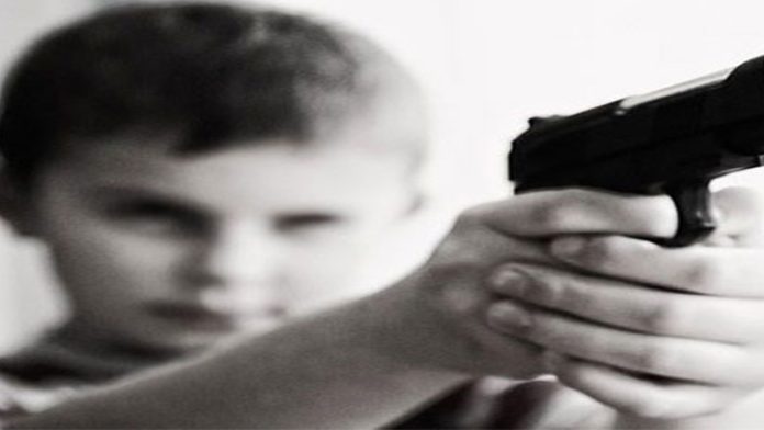 Niño de 10 años balea a su madre