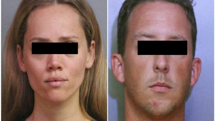 Mujer víctima de violencia domestica entrega las armas de su esposo a las autoridades; la acusan de robo