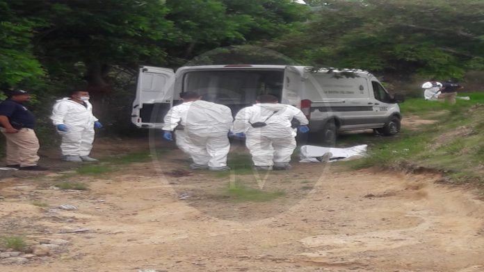 Encuentran dos asesinados en un predio cercano a la carretera Morelia-Maravatio