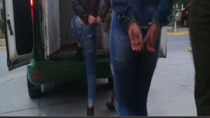 Detienen a dos mujeres por denunciar a un sicario que las estafó; no cumplió con asesinato