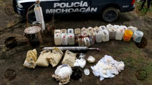 Policía Michoacán asegura laboratorio de droga sintética