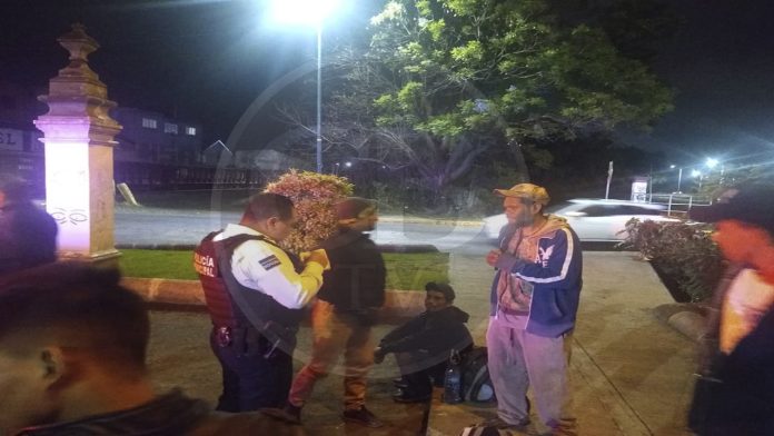 Morelia, Mich. - Agentes de la Policía de Morelia auxiliaron a