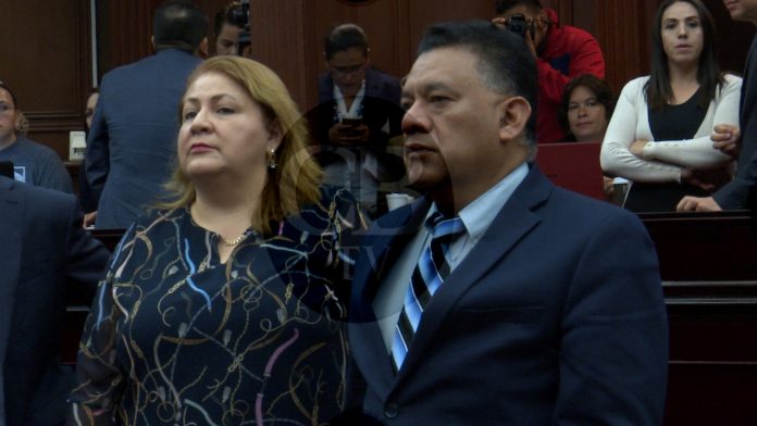 Suspende Morena derechos partidarios de dos diputadas