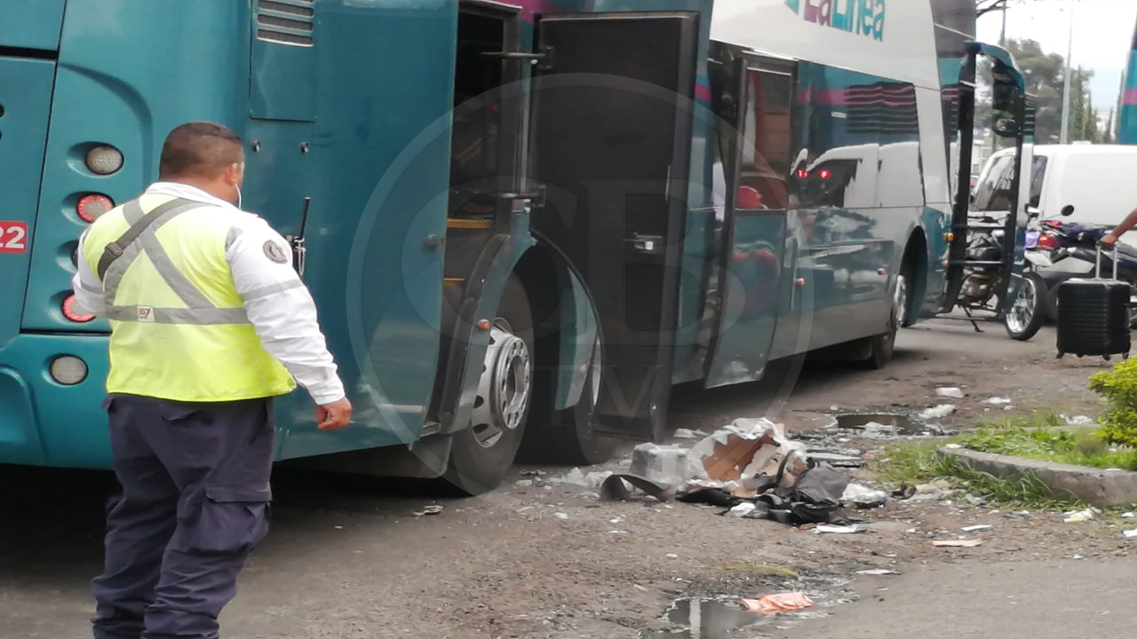 Explotan granadas de fragmentación en un autobús de pasajeros Explotan granadas de fragmentación en un autobús de pasajeros