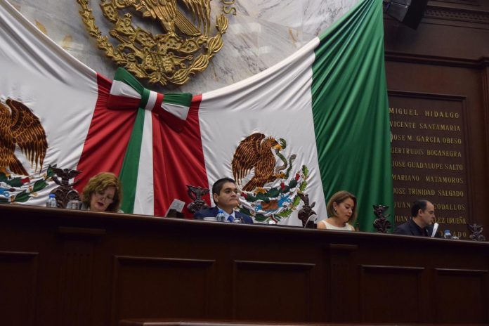 Arturo Hernández promueve la estabilidad en el desarrollo urbano del estado
