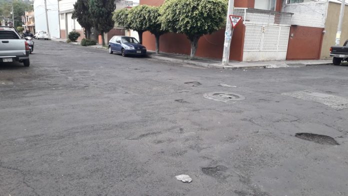 Deterioro constante en las calles de la colonia Ventura Puente