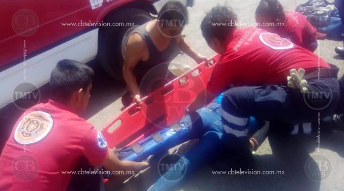 Motociclistas quedan lesionados al derrapar en Zitácuaro 