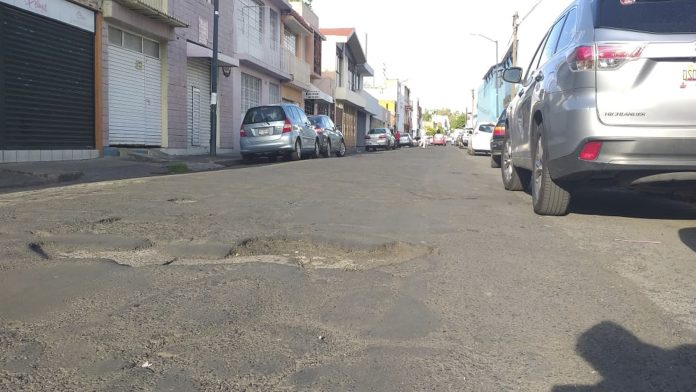 Ana María Gallaga otro ejemplo de baches en Morelia 