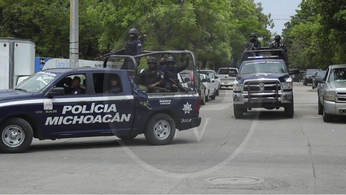 Presumía su pistola y la policía lo arresta en la colonia Lago