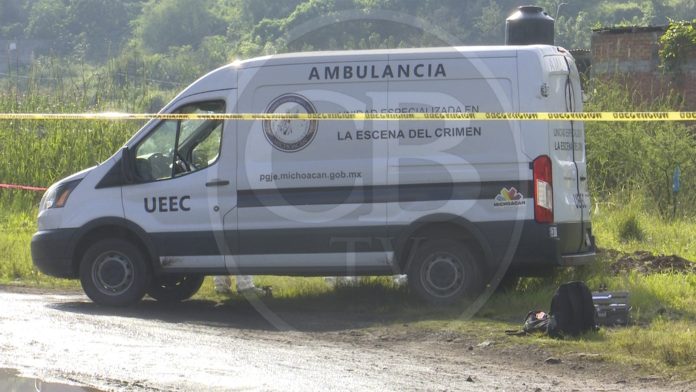 Continúan los cuerpos humanos embolsados en Michoacán