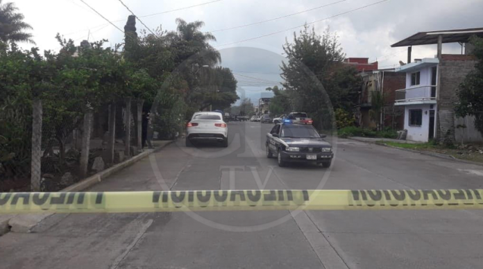 Un niño y un hombre muertos por balas perdidas en Uruapan