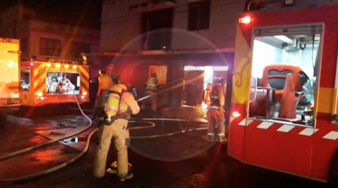 Presuntamente provocan incendio en domicilio particular en la Molino de Parras