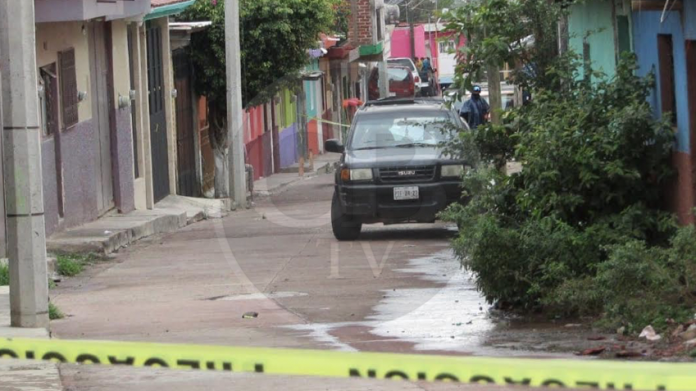 Balean a un hombre camino a su casa
