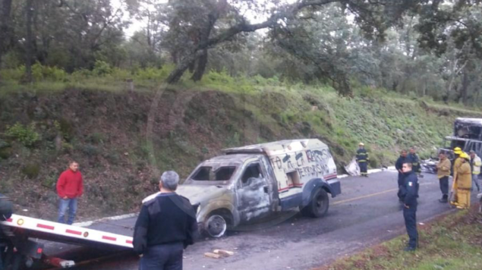 Incineran camioneta de valores que llevaba más de 10 millones de pesos