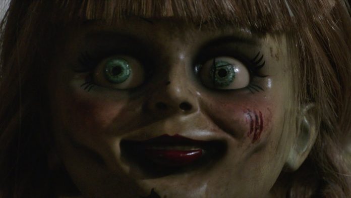 Hombre muere dentro del cine mientras veía Annabelle 3