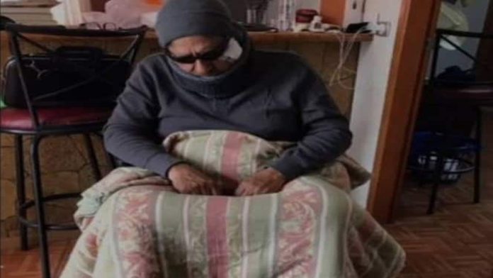 Alcalde se disfraza de indigente y lo discriminan en su propia oficina