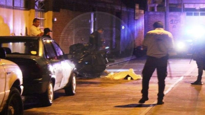 Tras persecución de motos joven es asesinado a balazos