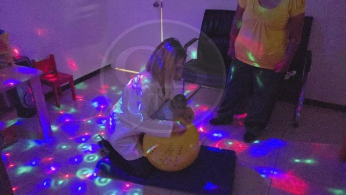Apoyan a niños mediante rehabilitación Katona en Morelia