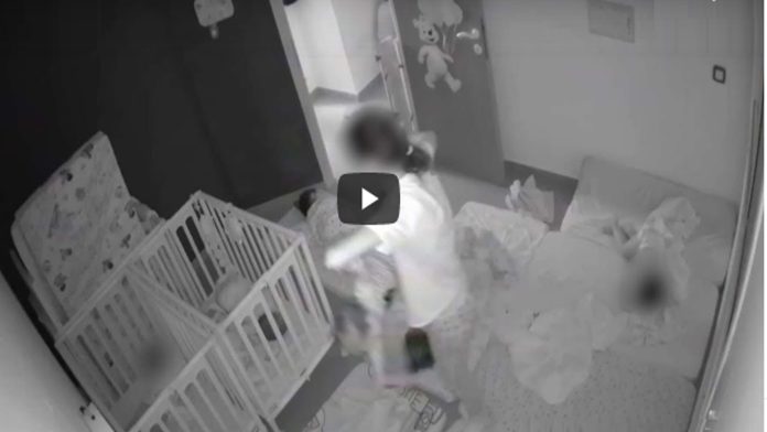 Video: Queman la casa de una maestra que hacía que bebés tragaran su vomito
