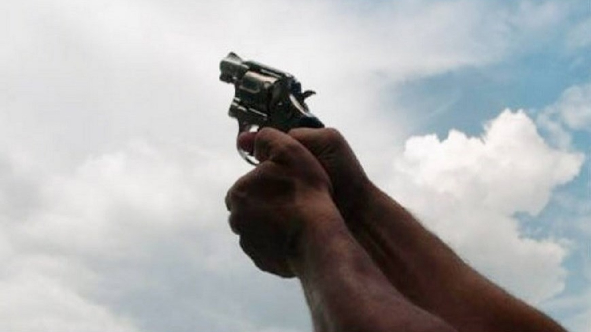 Linchan a un hombre por disparar al aire Linchan a un hombre por disparar al aire