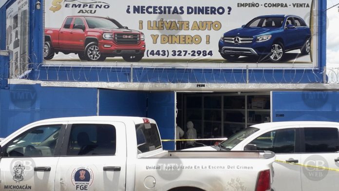 Ejecutan a un hombre al interior de un negocio de empeño al sur de Morelia
