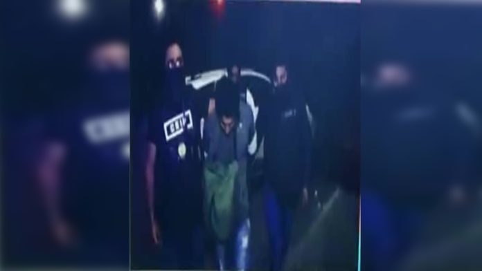 Hombre asesinó a sus padres porque le pedían terminar la universidad