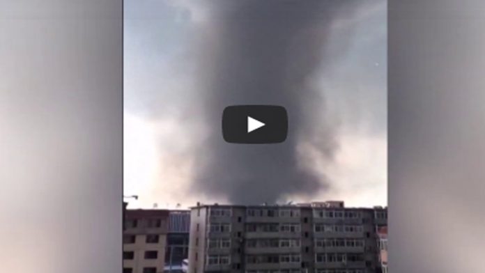 Video: Tornado deja 6 muertos y 200 heridos
