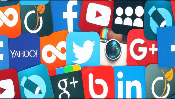 Las personas con más de 30 mil seguidores en redes sociales serían celebridades