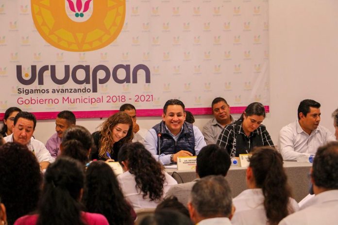 Electrificación, escrituración y atención a vialidades, prioridades en colonias: Víctor Manríquez