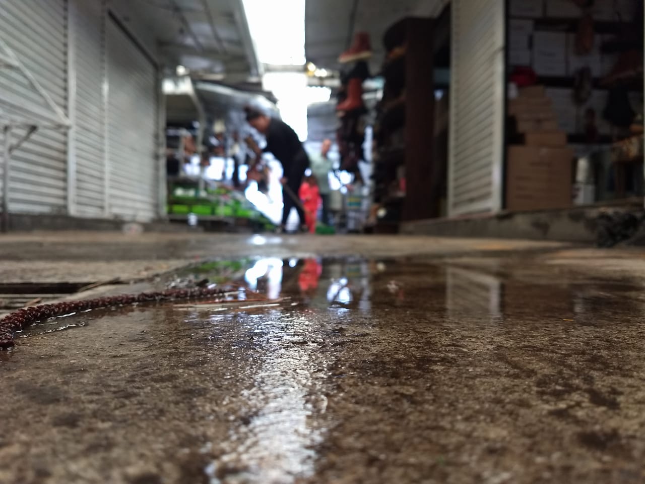 Comerciantes del mercado Independencia, denuncian nula atención ante inundación Comerciantes del mercado Independencia, denuncian nula atención ante inundación