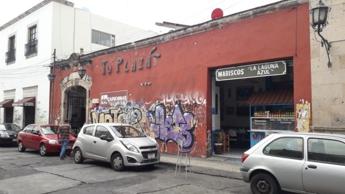 En abandono “Tu Plaza Capuchinas”; comerciantes exigen solución