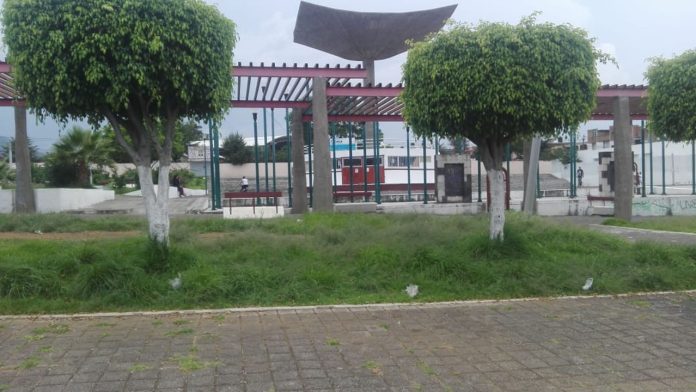 Vandalismo invade Plaza Centenario de la Revolución en la Primo Tapia; autoridades brillan por su ausencia
