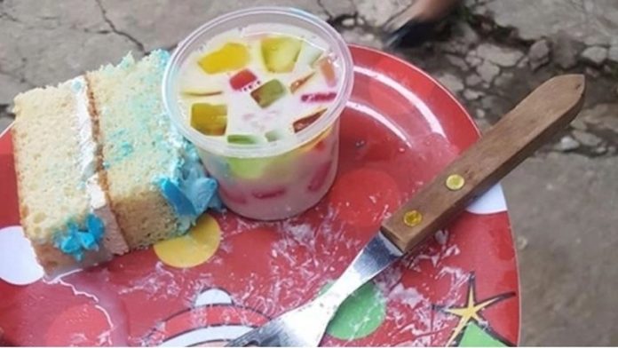 Niño hace su fiesta ecológica; pide a sus invitados llevar sus propios platos
