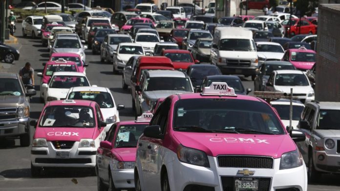 Taxistas fingen pelea para secuestrar a tres niños