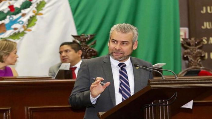 Diputado Alfredo Bedolla, busca inclusión de género en puestos públicos