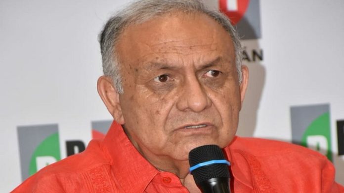 Delegado del PRI sufre accidente automovilístico en la México-Morelia