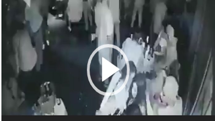 VIDEO (18): Circula video de balacera en bar de Acapulco  