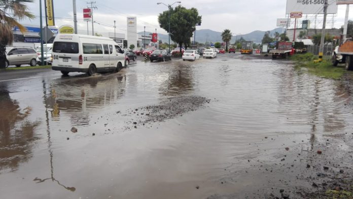 Lluvias y drenaje en mal funcionamiento; culpables de inundaciones en Morelia