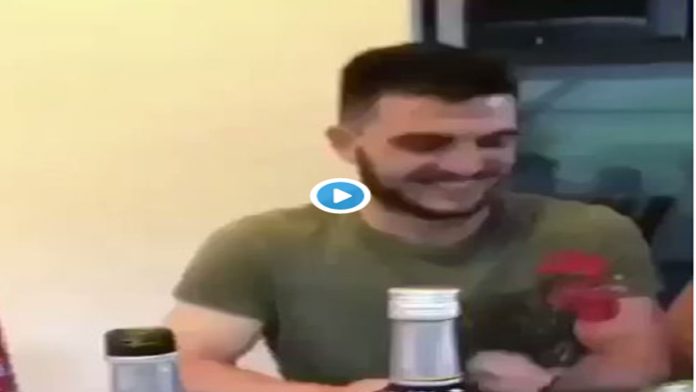 Video: Deportista se graba decapitando un gallo de una mordida  
