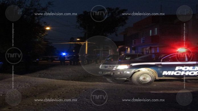 Policías abanten a 2 que robaron camioneta a hija del alcalde de Zamora