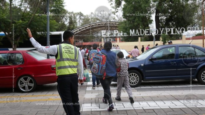 Operativo policíaco ante regreso a clase en Michoacán