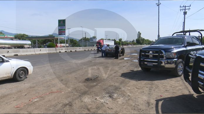 Arrestan a un hombre que conducía motocicleta con reporte de robo