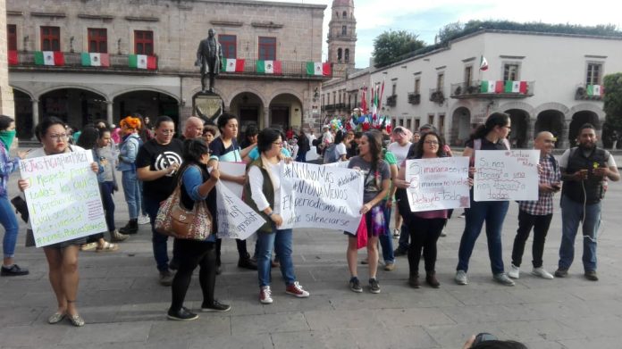 Feministas y periodistas exigen justicia para Mitzi