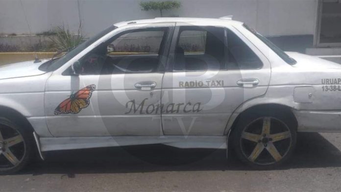 Arrestan a dos taxistas por traer unidades con reporte de robo