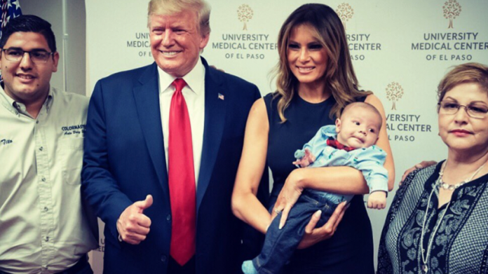Critican foto de Melania y Trump con bebé sobreviviente de El Paso