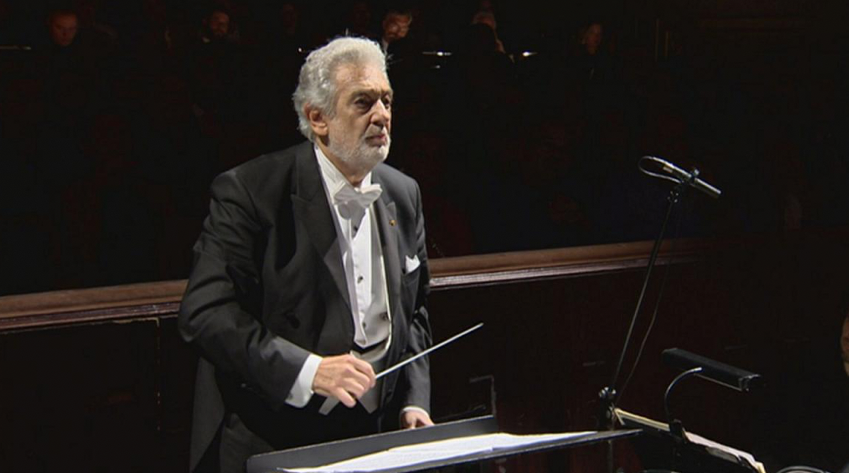 Nueve mujeres acusan a Plácido Domingo de acoso sexual; él se defiende Nueve mujeres acusan a Plácido Domingo de acoso sexual; él se defiende