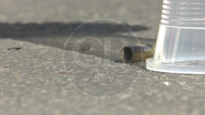Ladrones disparan al aire, al no poder atracar un negocio