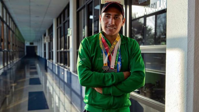 Atleta que canta en el metro gana medalla en los Parapanamericanos